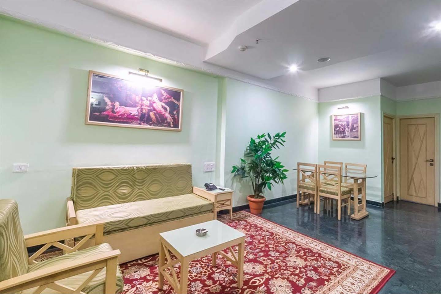 Treebo Komfort Suites, 3 Km From Mysore Palace المظهر الخارجي الصورة